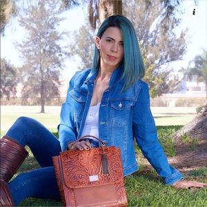 Anahí convertible Backbag leather materials